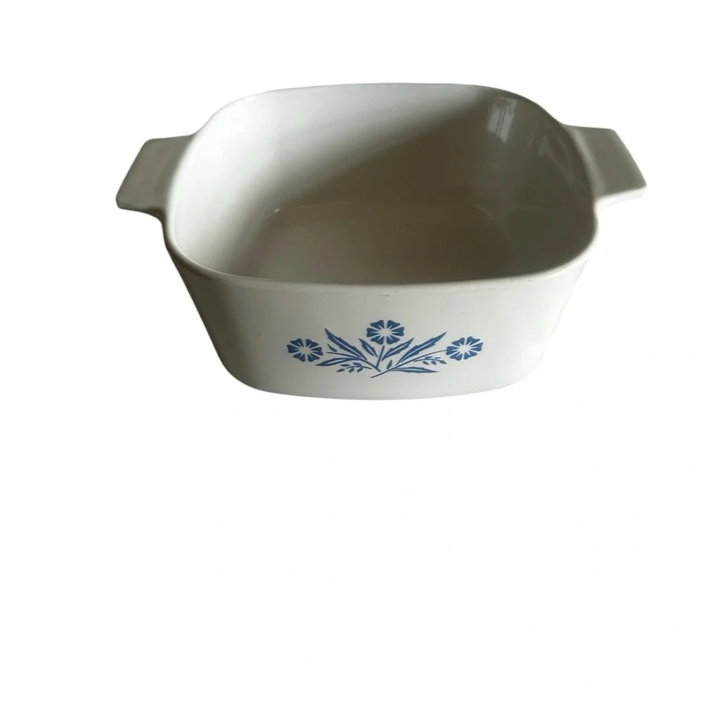 CORNING WARE BLUE CORNFLOWER 1 1/2 QUART CASSEROLE DISH